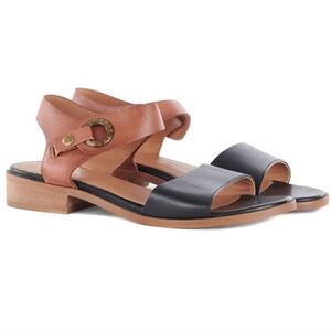 Barbour NWOT Tan and Black Women's Sandals